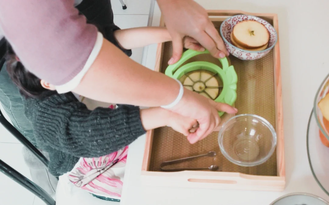 Cómo acompañar las rutinas en casa desde el enfoque Montessori: guía para familias de niños de 0 a 3 años